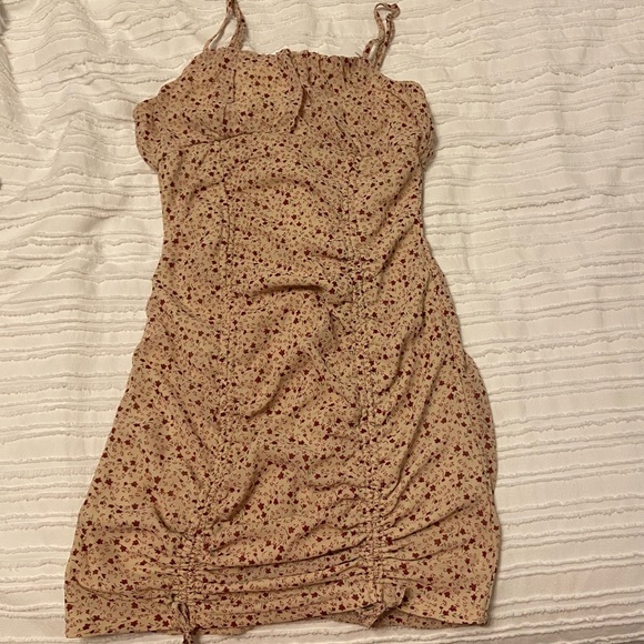 NWT New small papaya mini dress and cream color with floral rose pattern - Picture 1 of 7